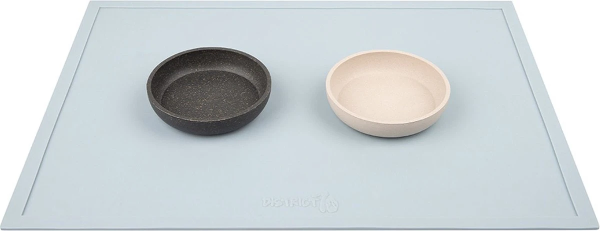 District 70 SERVE – Placemat Voor Honden En Katten – Matcht Met De BAMBOO Voerbakken – Merengue, Ice Blauw En Donker Grijs – 50 X35 Cm – Ice Blauw 3 District 70 SERVE – Placemat Voor Honden En Katten – Matcht Met De BAMBOO Voerbakken – Merengue, Ice Blauw En Donker Grijs – 50 X35 Cm – Ice Blauw