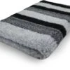 Vetbed Stripes – Antraciet – Antislip Hondenmat – Rol 10 Meter – Benchmat – Hondenkleed – Voor Honden – Machine Wasbaar – Droogloopmat -Hondenbenodigdhedenwinkel Vetbed Stripes Antraciet Antislip Hondenmat Rol 10 Meter Benchmat Hondenkleed Voor Honden Machine Wasbaar Droogloopmat